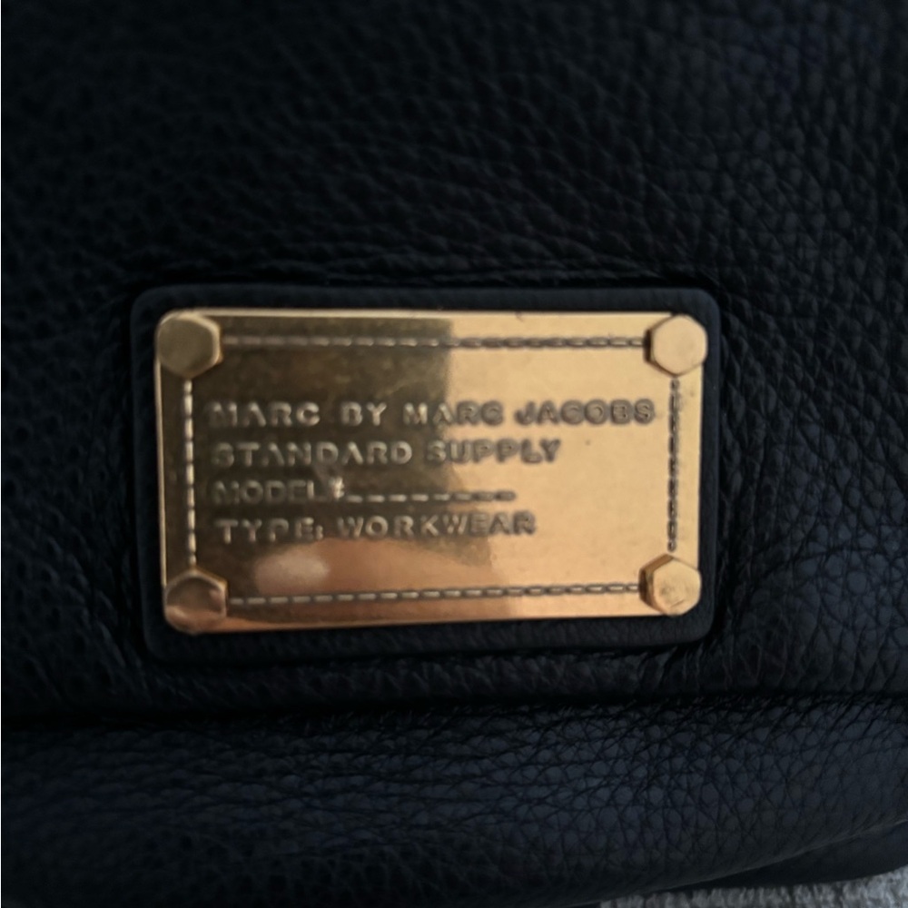 Marc by Marc Jacobs Black Pebbled Leather Crossbody with Gold Plaque - Picture 2 of 4